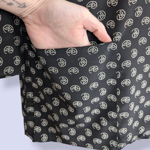 V. Liz Claiborne Long Pattern Top - Picture 4 of 7